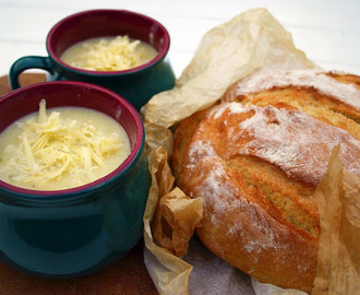 roasted cauliflower cheese and corn soup with crusty bread