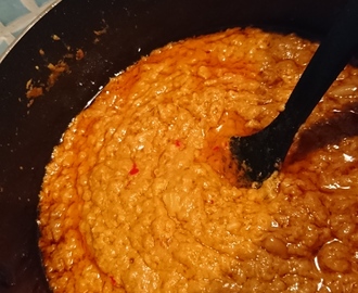 Peanøttsaus med chilli (sataysaus) 