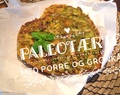 Porre og grønkåls paleotærte med øko-kødbund