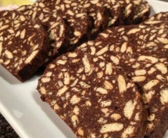 Σοκολατένιος κορμός διαίτης με μπισκότα και καρύδια με γλυκαντικό “onstevia’  !