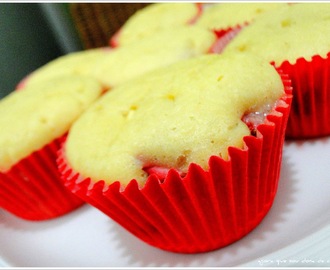 primícias do natal II: muffins de morango com chocolate branco