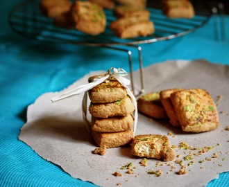 Cookies ..with Pistachios!