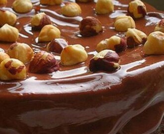 Κέικ νουτέλας με γλάσο σοκολάτας από το Sintayes.gr!