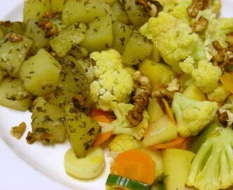 Couve-Flor com Cenoura, Alho Francês, Maçã, Nozes e Sumo de Laranja  acompanhado com Batatas Salteadas