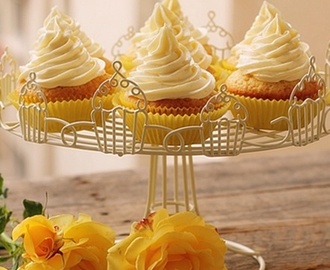 Cupcakes με κρέμα  lemon curd