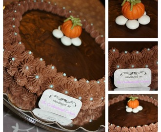 Sjokolademousse kake med mandelbunn