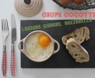 Œufs cocotte lardons, oignons et mozzarella