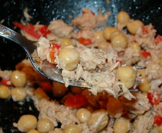 Salada de Grão com Atum e Pimento