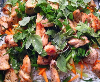 Chicken and Rice Vermicelli Salad (FODMAP friendly)