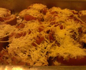 Panecitos con tomate y queso mozzarella