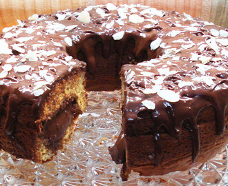 Κέικ γεμιστό με σοκολάτα  από την Εύα  και το chefoulis.gr!