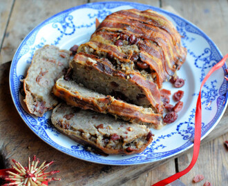 A Countdown to Christmas Recipe: Christmas Sausage, Sage and Bacon Stuffing Loaf