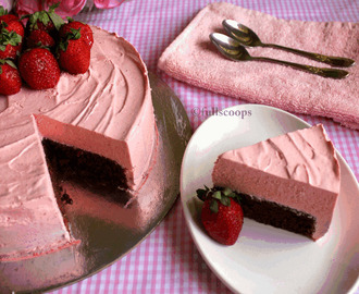 Eggless Strawberry Mousse Cake