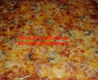 Pizza de pepperoni y champiñones al estilo Telepizza, Pizza Hut o Domino´s Pizza en thermomix