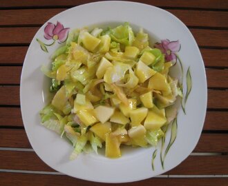 Σαλάτα με μήλο - μουστάρδα και μέλι