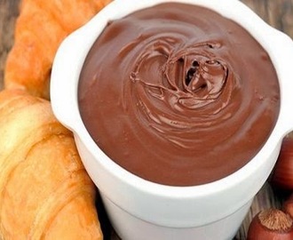 Σπιτική μερέντα: Πώς θα φτιάξετε μόνοι σας εύκολα και γρήγορα τη σοκολατένια λιχουδιά!