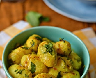 Dahi Aalu :: Baby potatoes with yoghurt and mint :: Navratri recipe :: How to make Dahi Aalu