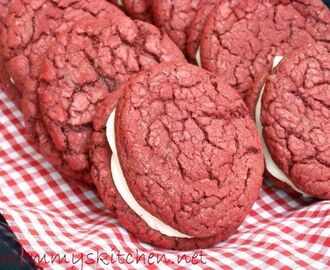 Red Velvet Sandwich Cookies for Valentines Day & A Gooseberry Patch Surprise