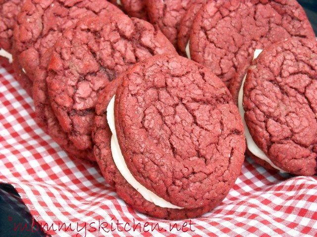 Red Velvet Sandwich Cookies for Valentines Day & A Gooseberry Patch Surprise