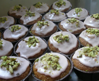 Mum's Rose Petal Birthday Cupcakes ~ Or Pistachio Rosewater Cupcakes