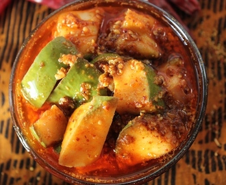 Gujarati Mango Pickle Recipe / Methia Keri Pickle Recipe