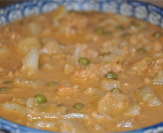 Mughalai Phool Gobhi - मुघलाई फूल गोभी (Cauliflower in rich onion gravy)