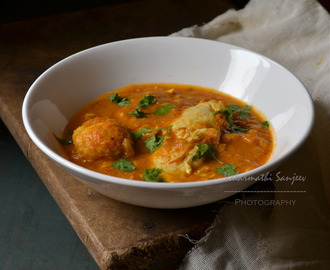 Poached Egg Curry - South Indian Style | Udaitha Muttai Kulambu