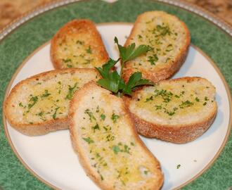 Garlic Bread (Perfect side dish and appetizer)