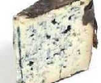 Cruixent de pernil serrà, formatge blau i nous