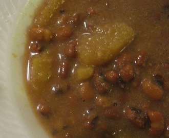 Mampayar Erisheri/Black Beans Curry