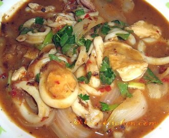 Stir-Fried Squid with Salted Eggs Yolk (Pla-Meuk Phad Khai-khem)
