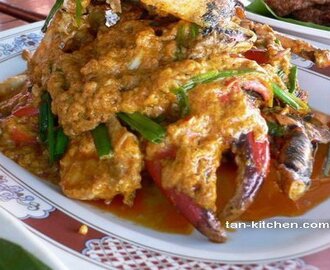 Stir-Fried Crab with Curry Power (Poo Pad Phong Ka-ree)