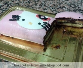 Tarta de  Hello Kitty hecha de fondant