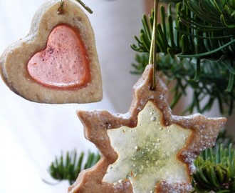 Biscuits sablés à l'orange et aux épices, comme des suspensions de Noël féeriques !