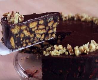 τούρτα σοκολάτας με μπισκότο εύκολα και γρήγορα.