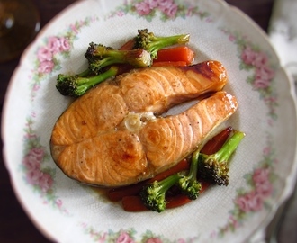 Sautéed salmon with vegetables | Food From Portugal