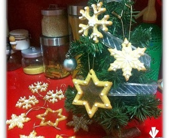 Idees per guarnir l'arbre de Nadal. Galetes vitrall i decorades.