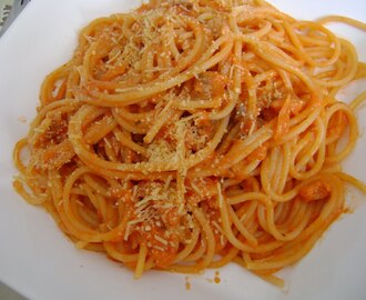 Espaguete à Bolonhesa