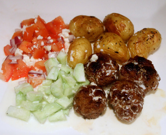 Greske kjøttboller med ovnsbakte poteter