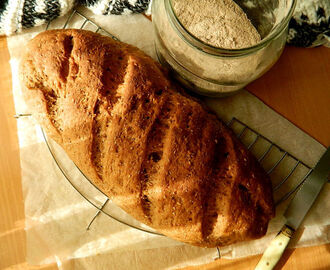 Pan de harina de teff y semillas de sésamo