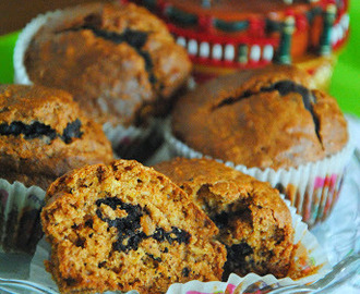 Mυρωδάτα muffins με καρδιά από σοκολάτα, χωρίς ζάχαρη φυσικά!