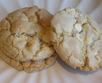 Thick and Chewy Macadamia and White Chocolate Chip Cookies