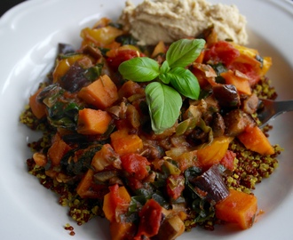 Søtpotet, aubergine og soppgryte med quinoa