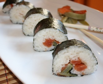 Maki sushi de salmón marinado y verdura....mi comida japonesa post  Navida!! 7ª parte