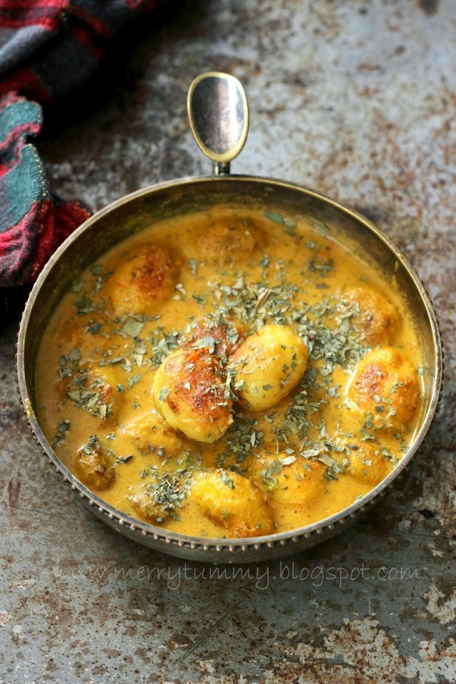 Punjabi Dum Aloo: Baby Potatoes In Rich Tomato Gravy