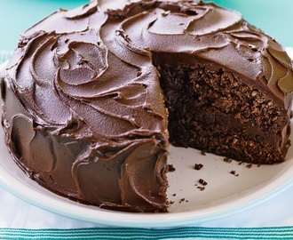 Κέικ σοκολάτας ινδοκάρυδου με γέμιση και επικάλυψη σοκολατένιας βουτυρόκρεμας