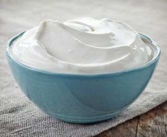 Συνταγή για την πιο εύκολη σπιτική Sour Cream (Ξινόκρεμα)