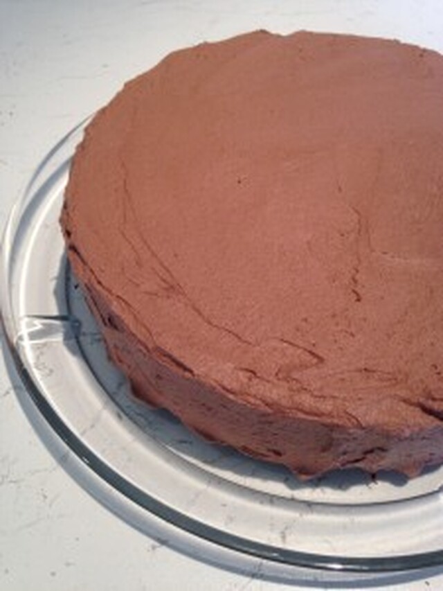 Saftig sjokoladekake med enkel sjokoladekrem