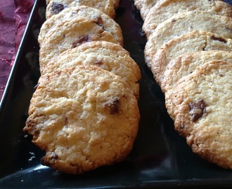 Recette de cookies au chunk de chocolat au lait. recette facile et rapide.