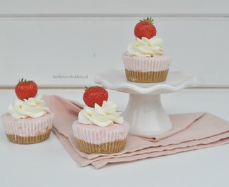 Semifreddo cupcakes met aardbeien
